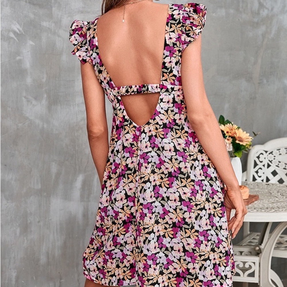 CUPSHE Floral Dress W/ Open Back NWT - Picture 3 of 7
